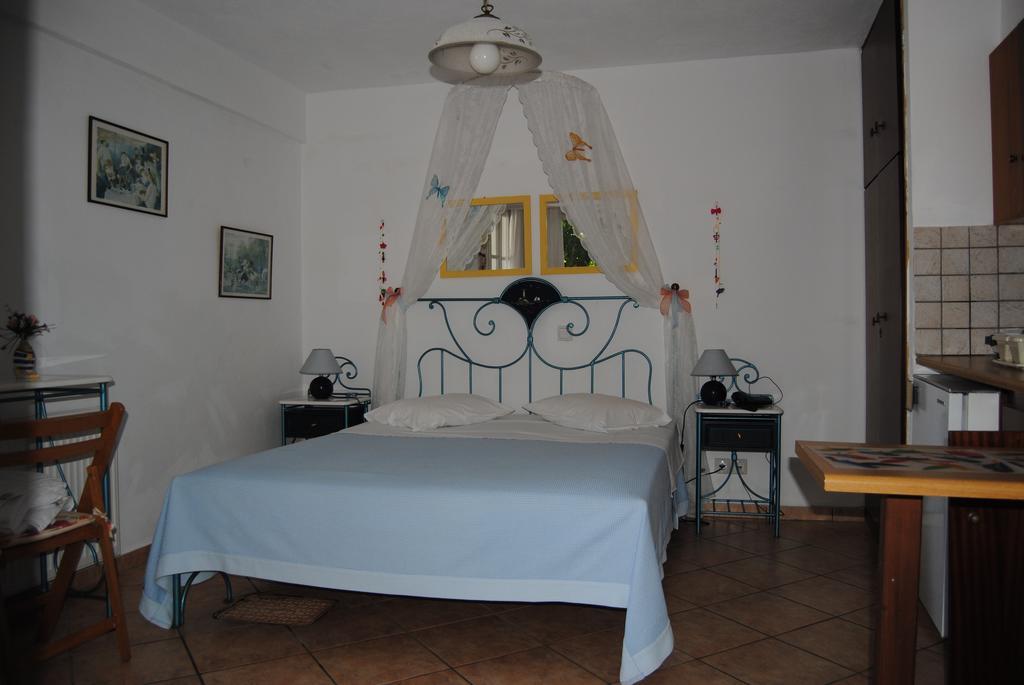 Meltemi Aparthotel Mpatsi Buitenkant foto