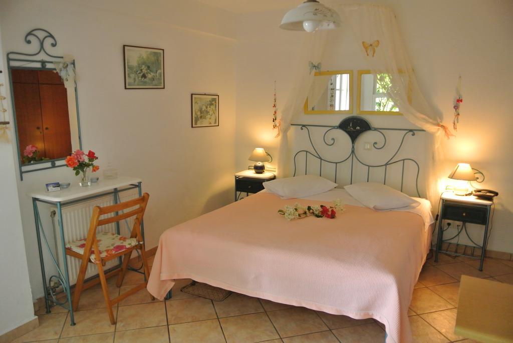 Meltemi Aparthotel Mpatsi Buitenkant foto