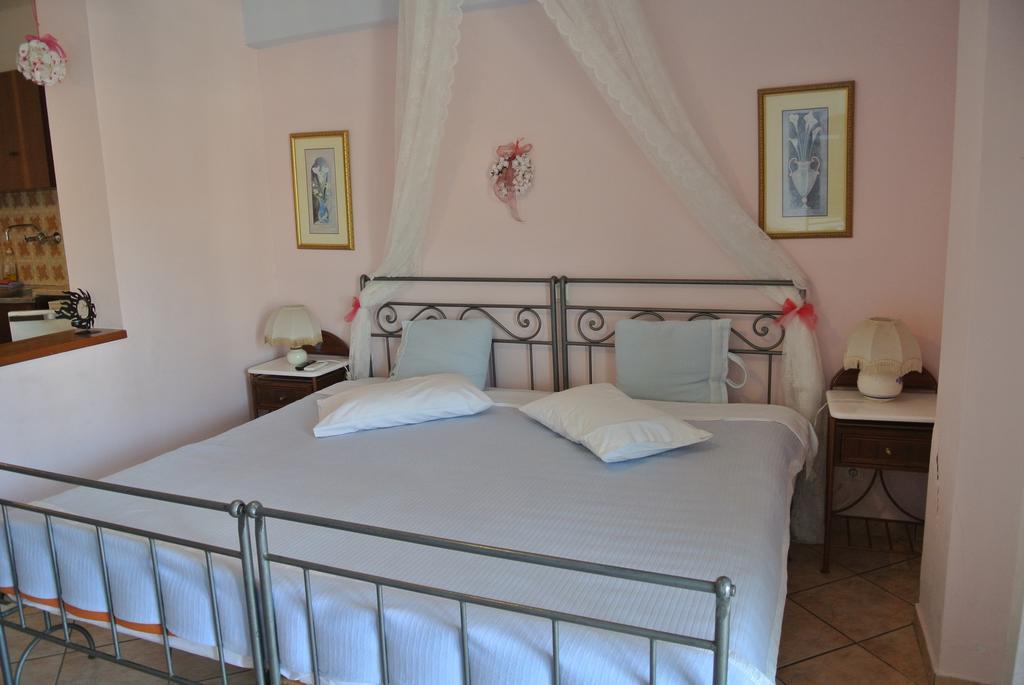 Meltemi Aparthotel Mpatsi Buitenkant foto