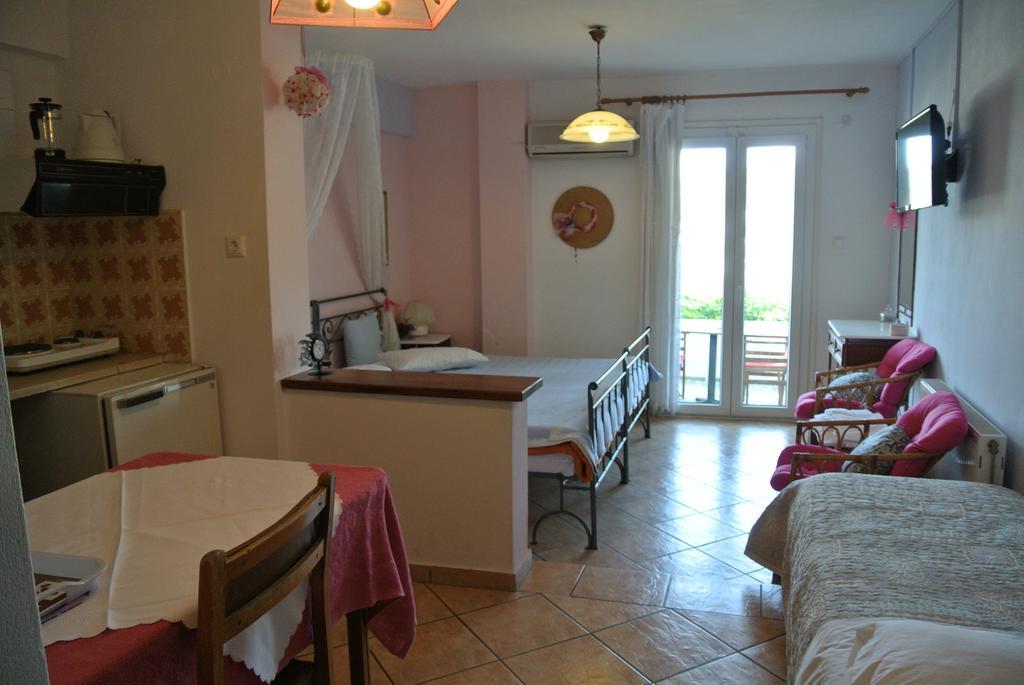 Meltemi Aparthotel Mpatsi Buitenkant foto
