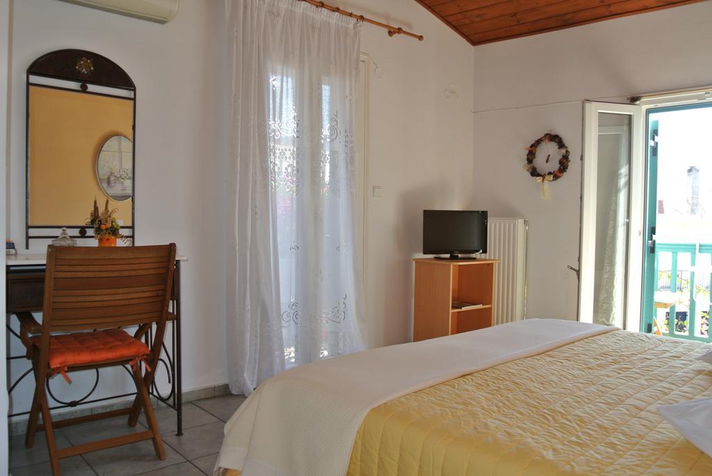 Meltemi Aparthotel Mpatsi Buitenkant foto