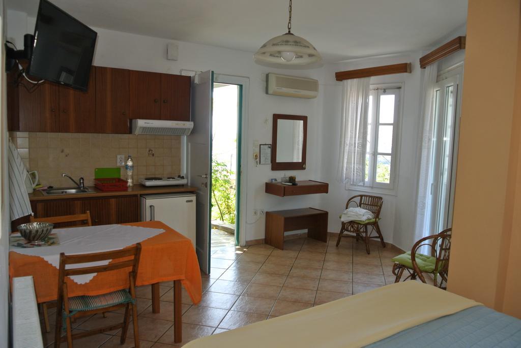 Meltemi Aparthotel Mpatsi Buitenkant foto